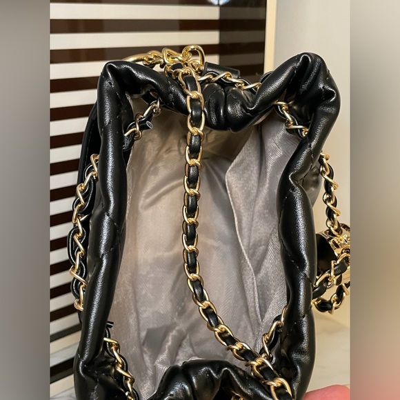 Quilted Black Bucket Bag Crossbody - Picture 7 of 14